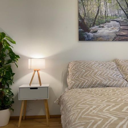 55 M2 Stylish Apartment With Balcony & Parking Wien Eksteriør billede