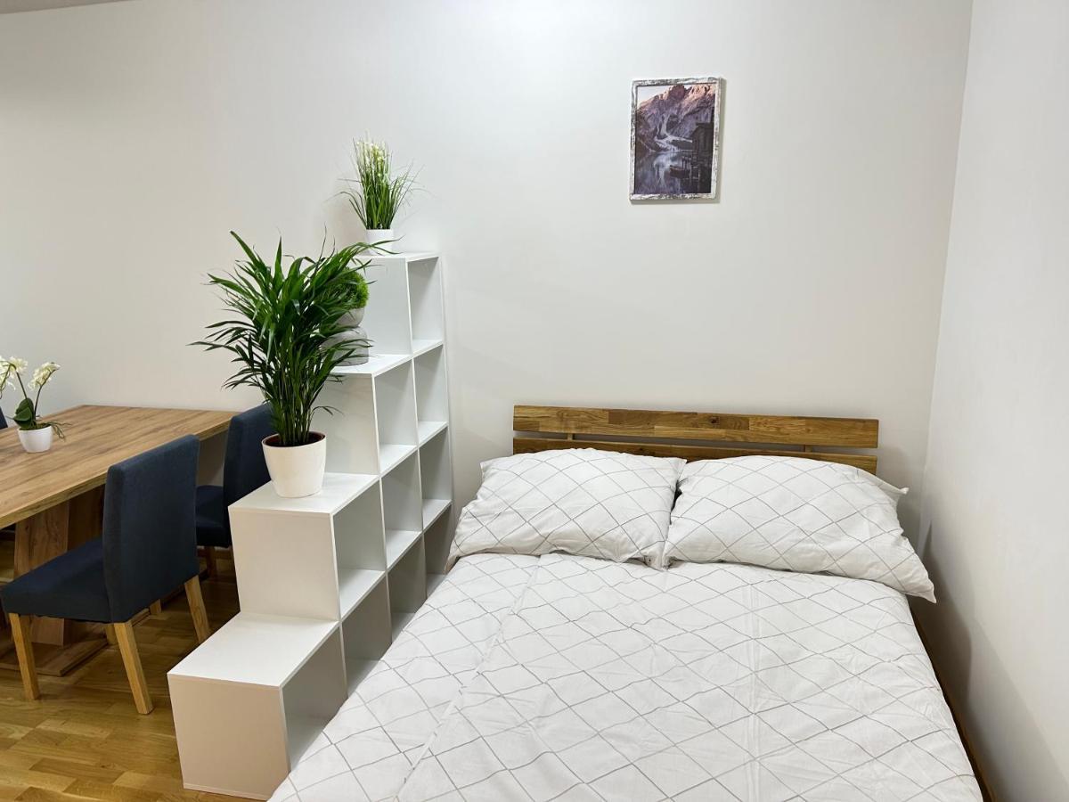 55 M2 Stylish Apartment With Balcony & Parking Wien Eksteriør billede