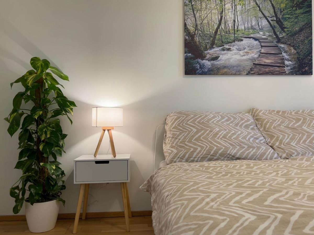 55 M2 Stylish Apartment With Balcony & Parking Wien Eksteriør billede