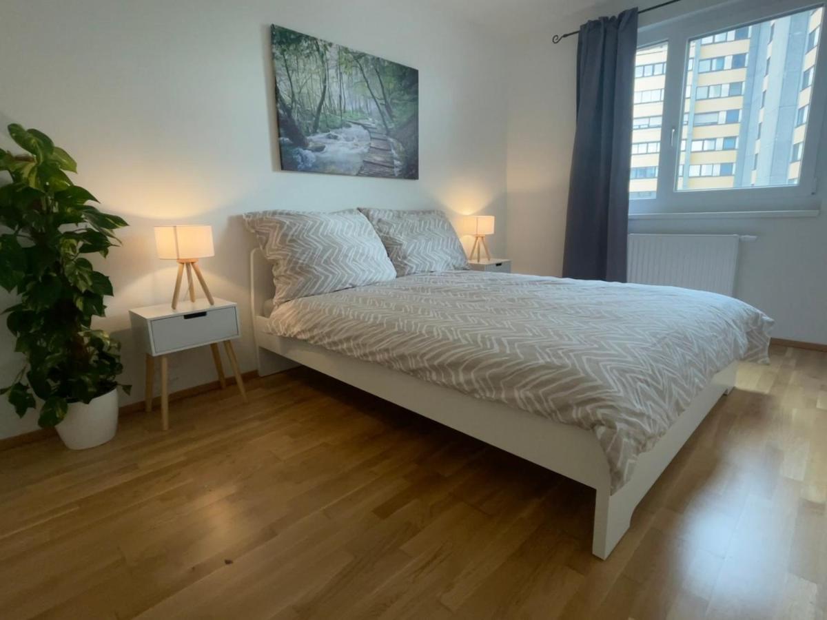 55 M2 Stylish Apartment With Balcony & Parking Wien Eksteriør billede