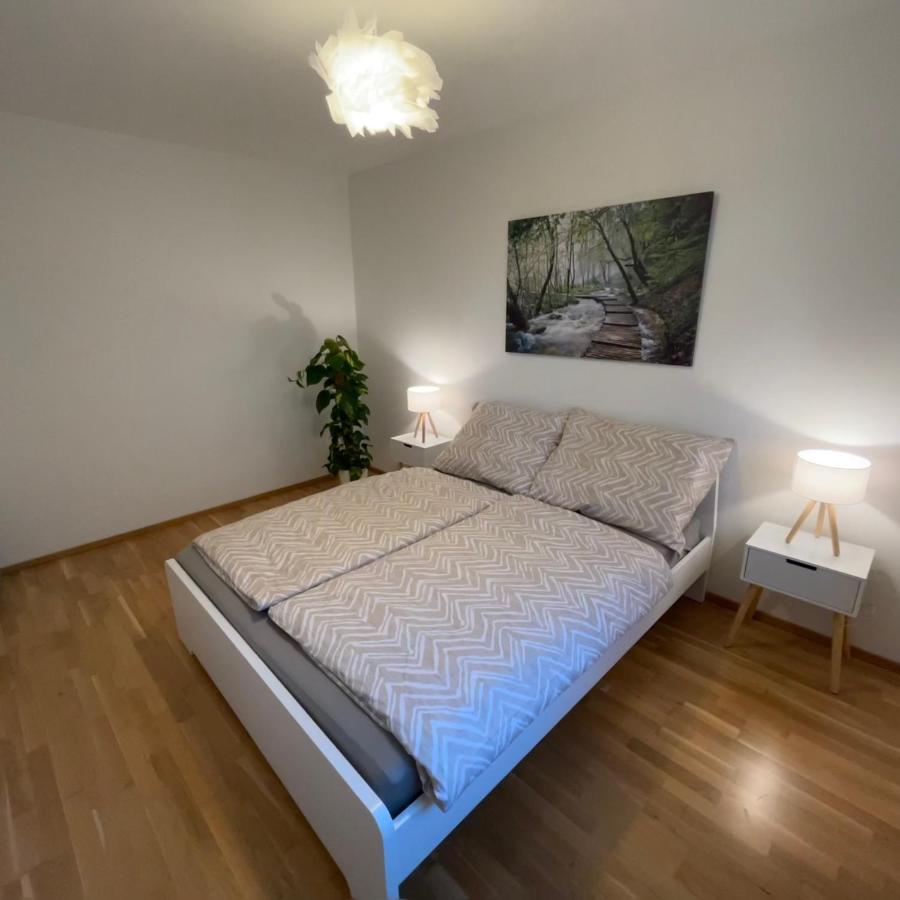 55 M2 Stylish Apartment With Balcony & Parking Wien Eksteriør billede
