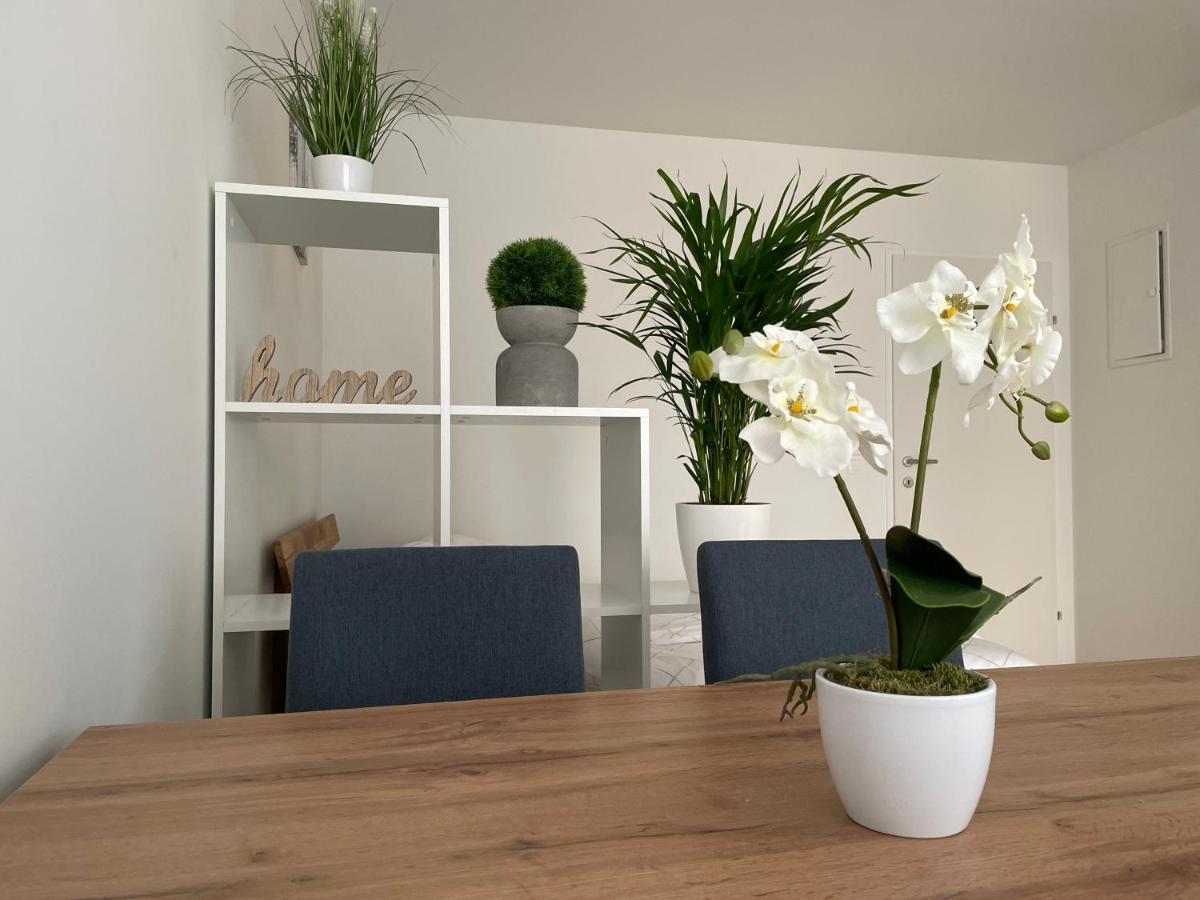 55 M2 Stylish Apartment With Balcony & Parking Wien Eksteriør billede