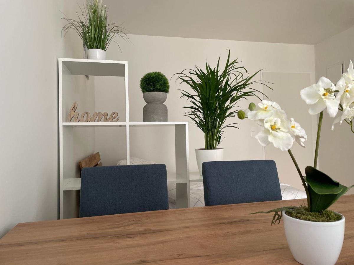 55 M2 Stylish Apartment With Balcony & Parking Wien Eksteriør billede