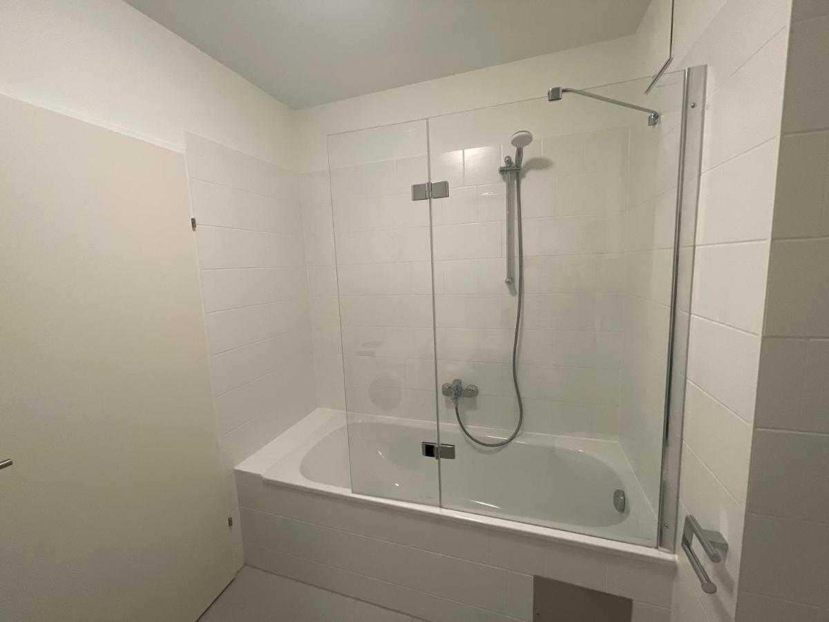 55 M2 Stylish Apartment With Balcony & Parking Wien Eksteriør billede