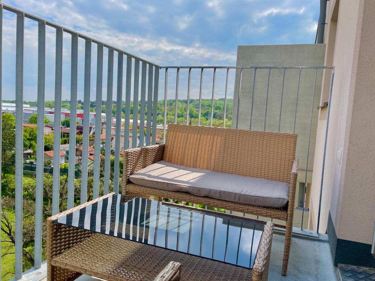 55 M2 Stylish Apartment With Balcony & Parking Wien Eksteriør billede